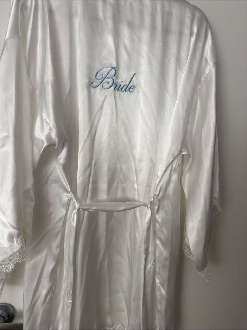 Bride Embroidered Satin Robe - White - Picture 3 of 6